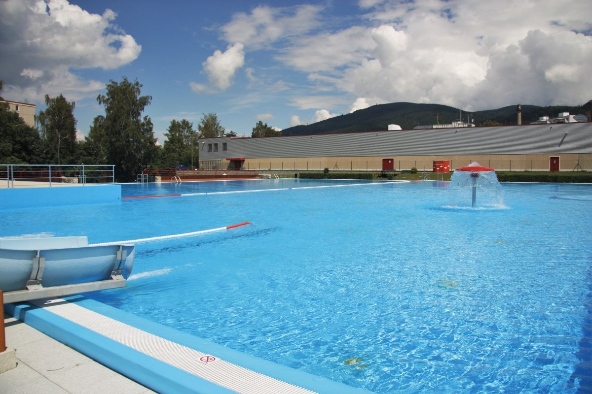 Rekonstrukce koupaliště a instalace nových bazénových technologií v Jeseníku