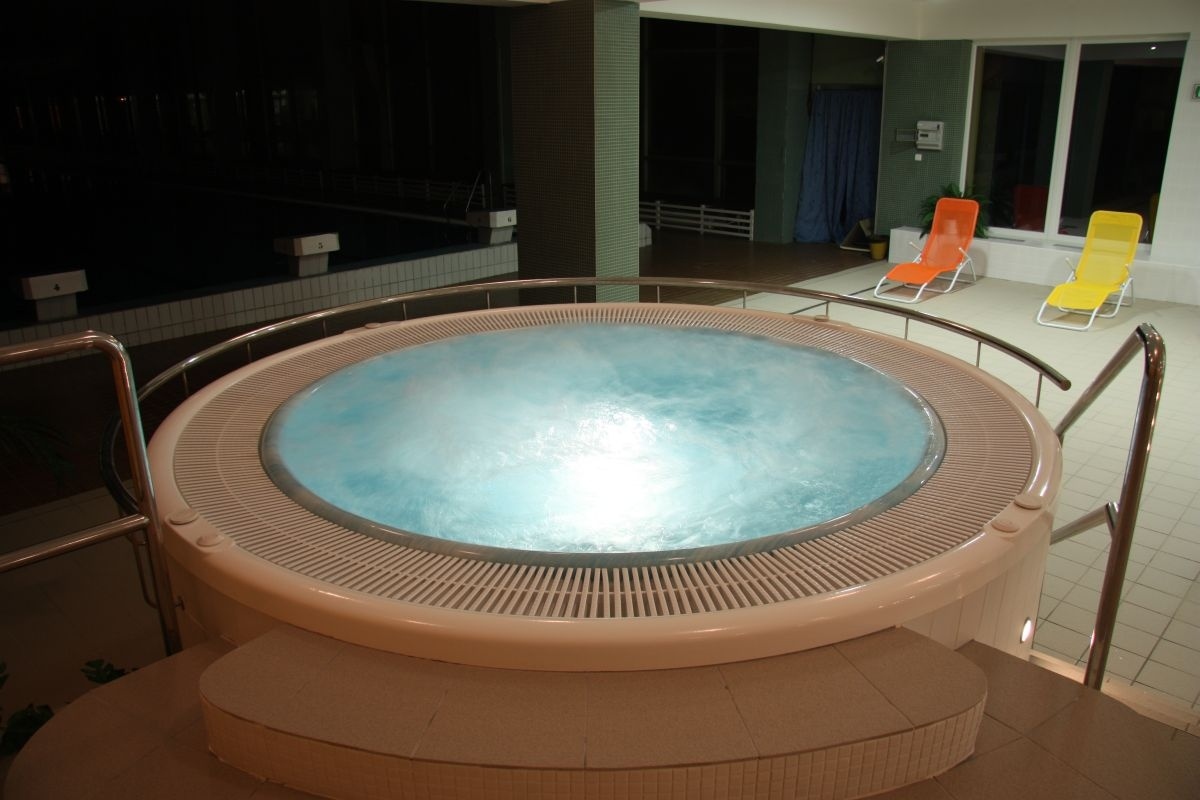 Vnitřní bazén a whirlpool v Přerově