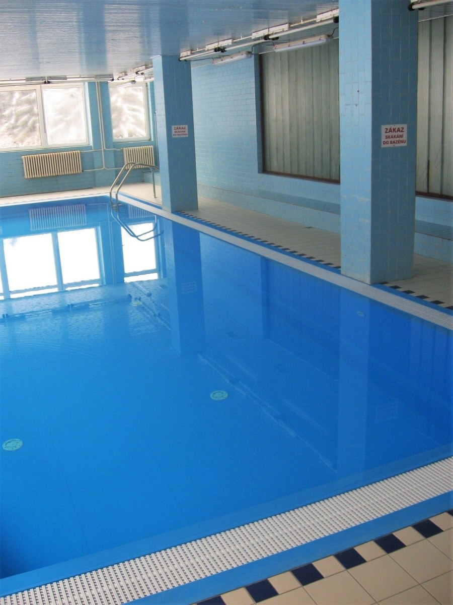 Hotelový bazén Jelenovská u Valašských Klobouk